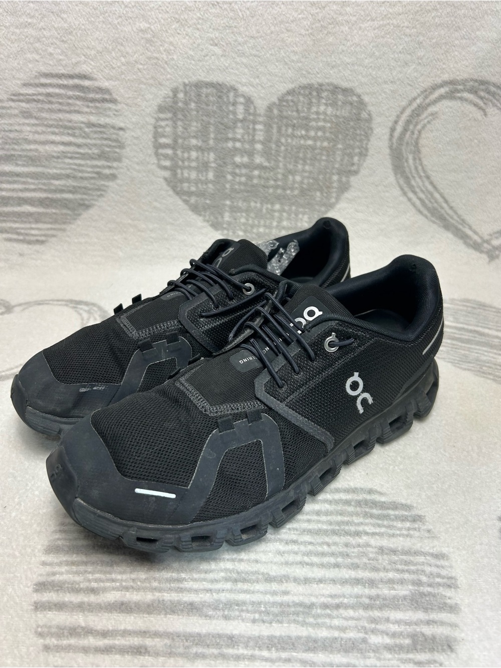 On Cloud 6 mens black Swiss engineering shoe Sz 9.5